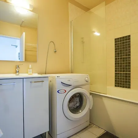 Modern Studio With View On Paris דירה פריז